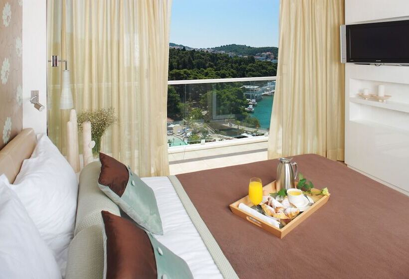 バルコニーつきオーシャンビュースーペリアルーム, Amfora Hvar Grand Beach Resort