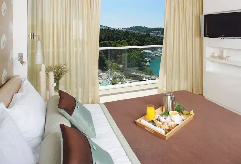 バルコニーつきオーシャンビュースーペリアルーム, Amfora Hvar Grand Beach Resort