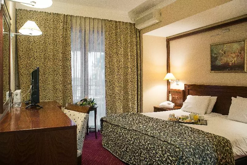 اتاق استاندارد با بالکن, Avalon Airport Hotel Thessaloniki