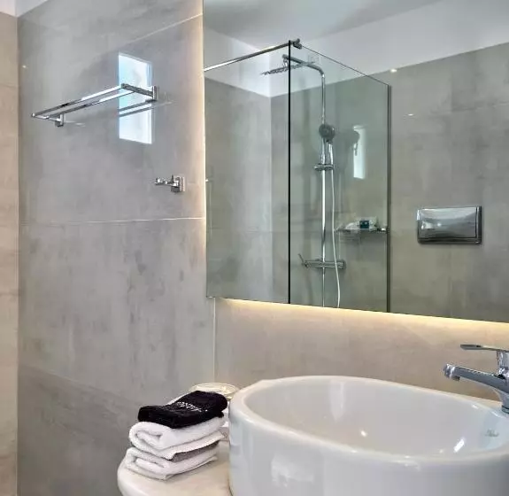 سوییت جونیور با چشم‌انداز دریا, Kanale S Rooms & Suites