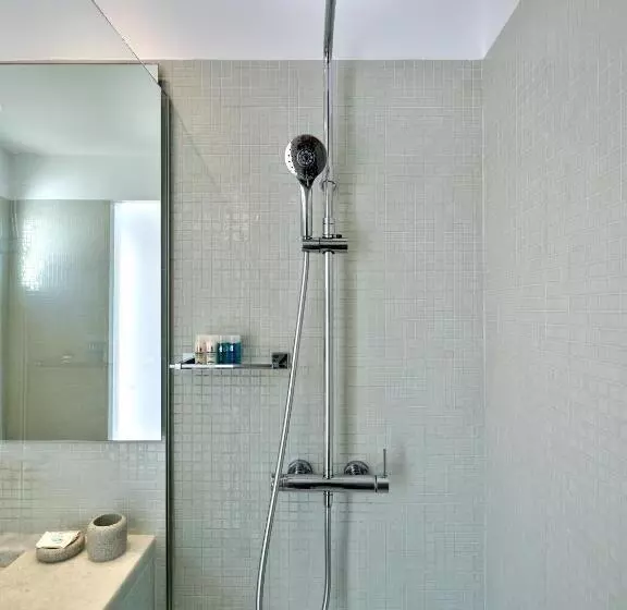 سوئیت پنت هاوس, Kanale S Rooms & Suites