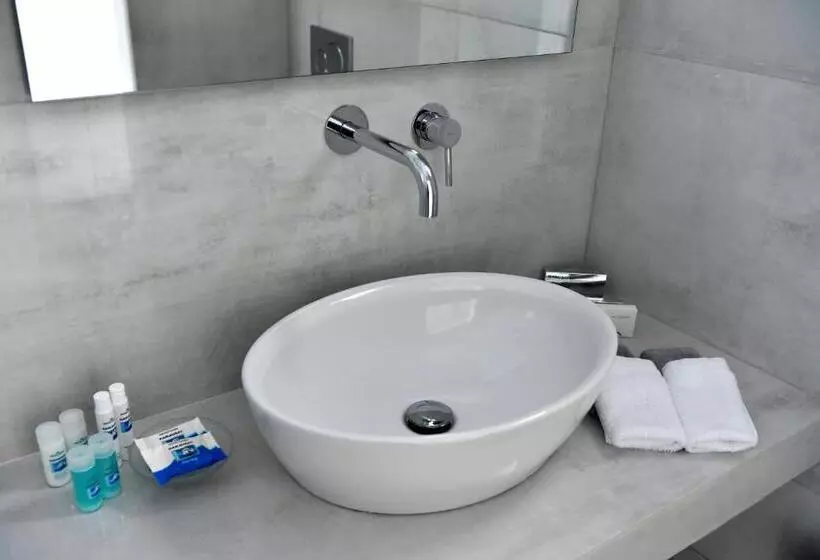 اتاق لوکس با بالکن, Kanale S Rooms & Suites