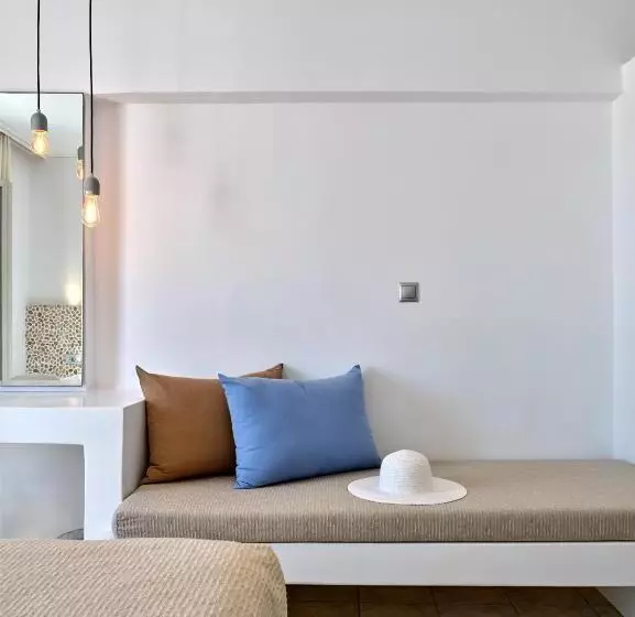 اتاق لوکس با بالکن, Kanale S Rooms & Suites