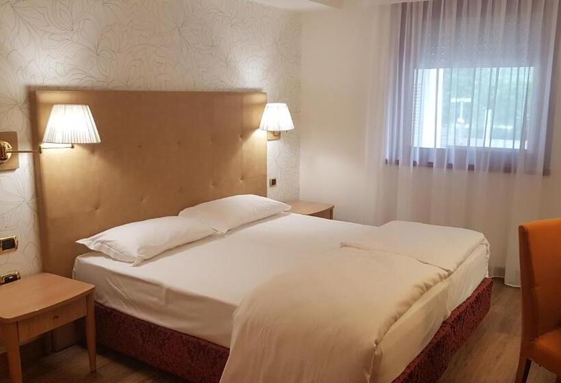 اتاق استاندارد, Sporting Trento