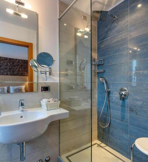 اتاق استاندارد سه نفره, Sporting Trento