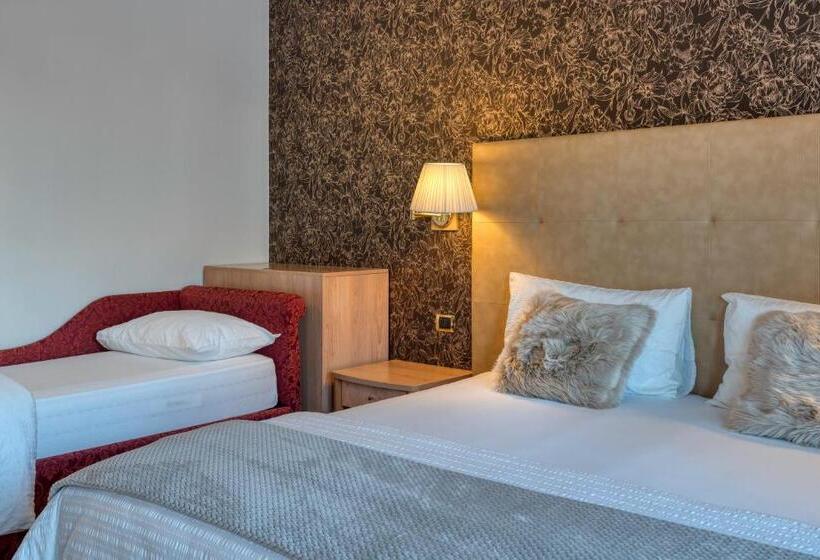 اتاق استاندارد سه نفره, Sporting Trento