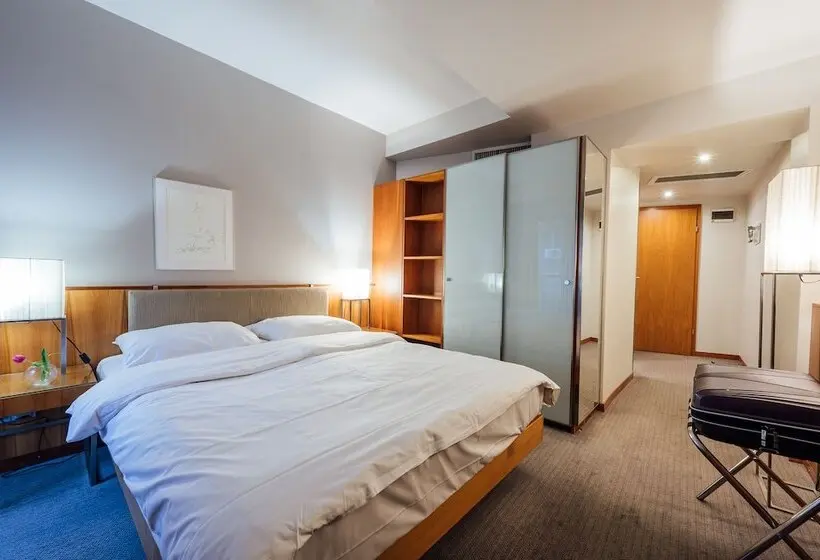 اتاق استاندارد با بالکن, PeakTure Hotel Bucharest