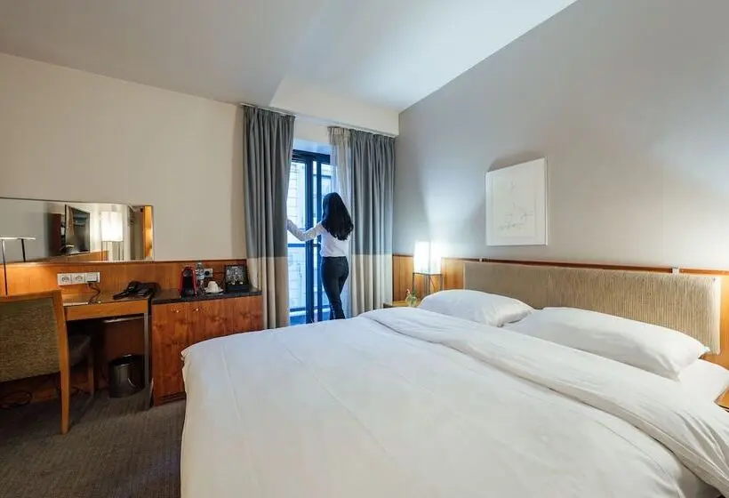اتاق استاندارد با بالکن, PeakTure Hotel Bucharest