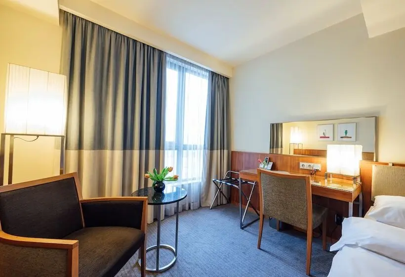 اتاق استاندارد با چشم‌انداز شهر, PeakTure Hotel Bucharest