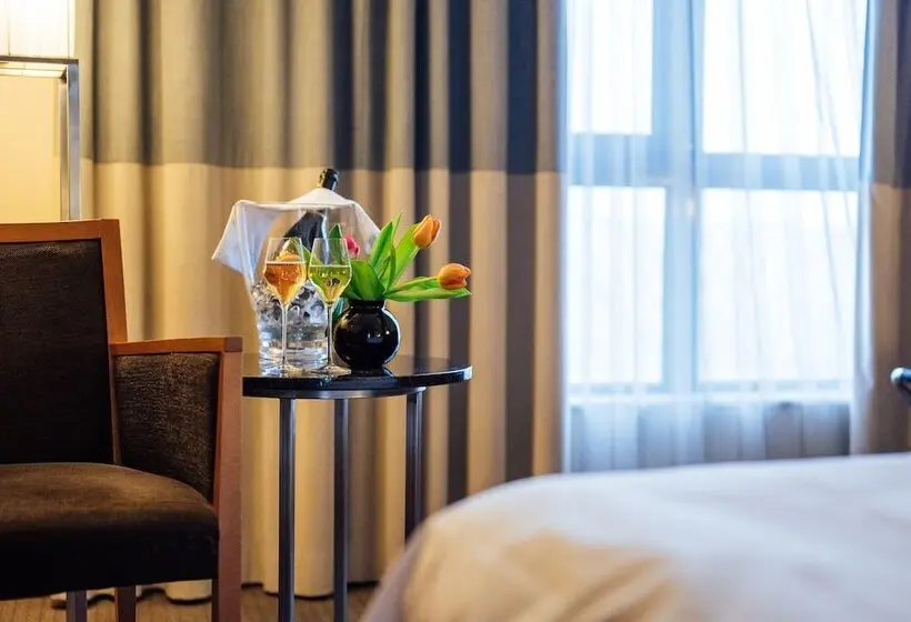 اتاق استاندارد با چشم‌انداز شهر, PeakTure Hotel Bucharest