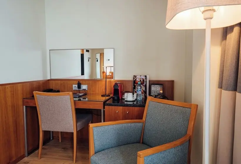 اتاق سوپریور با بالکن, PeakTure Hotel Bucharest