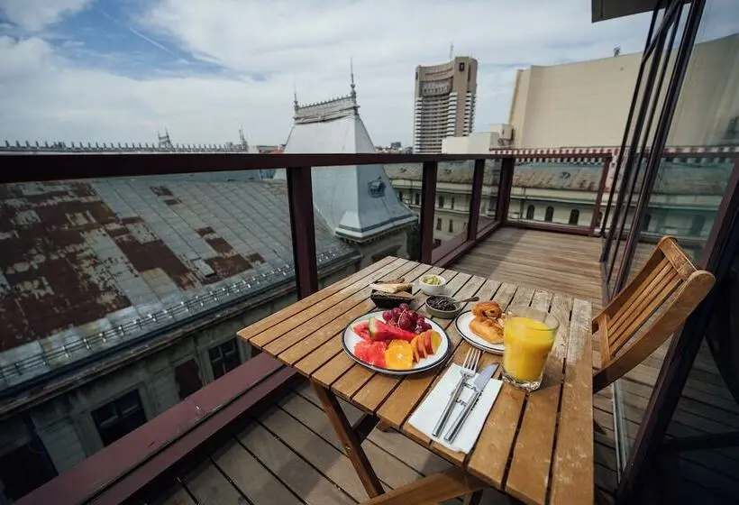 اتاق سوپریور با بالکن, PeakTure Hotel Bucharest