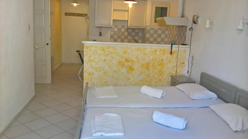 이코노미 스튜디오, Renia