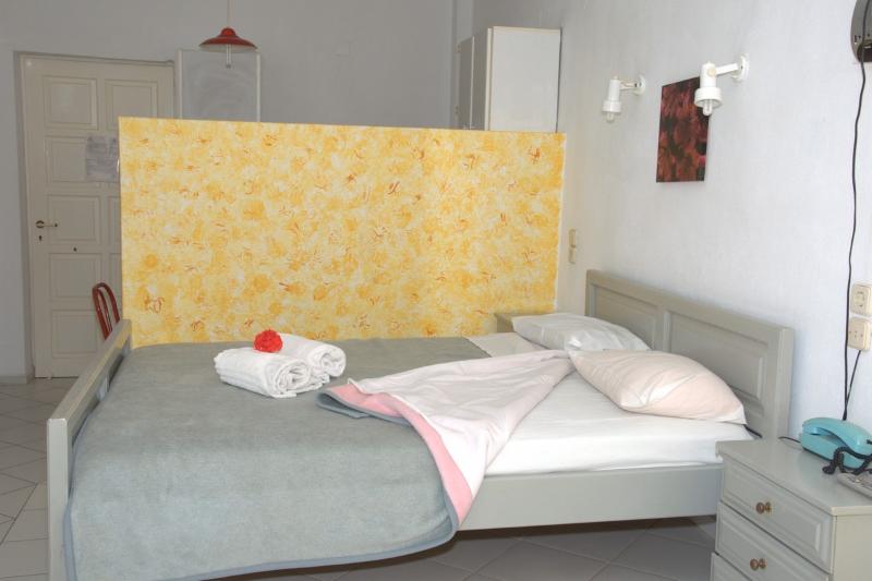 스탠다드 스튜디오, Renia