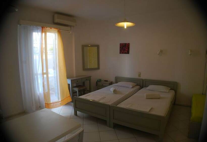 이코노미 스튜디오, Renia