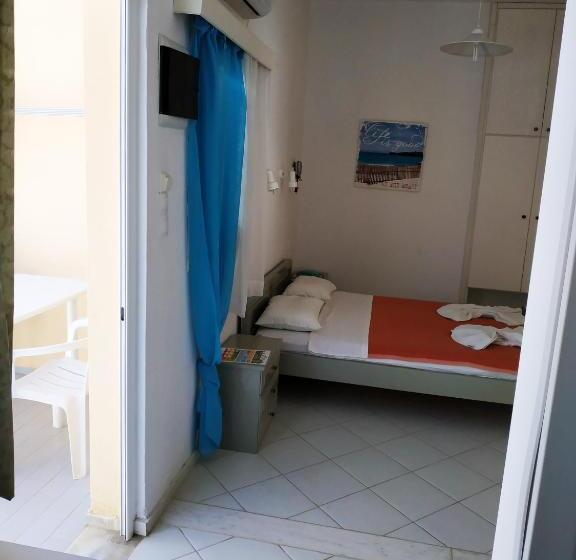 스탠다드 스튜디오, Renia