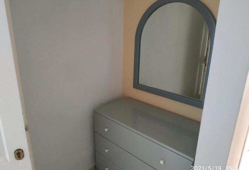 침실 1개 아파트, Renia