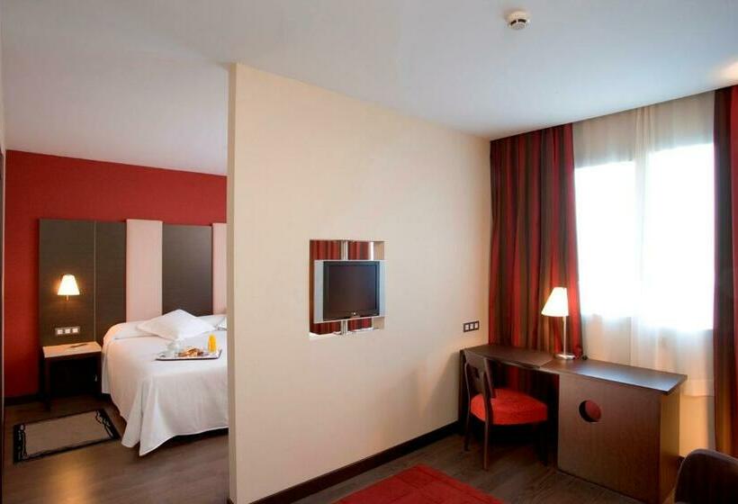 주니어 스위트, AZZ Pamplona Norte