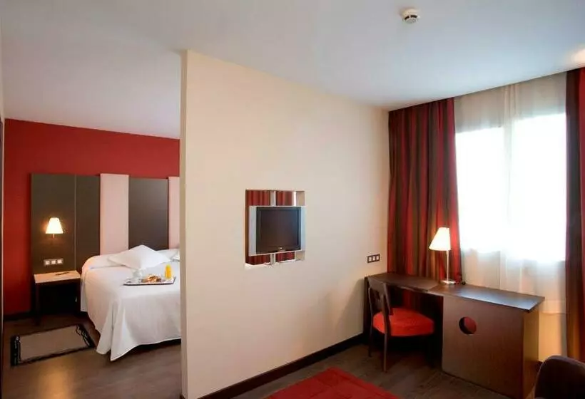 سوییت جونیور, AZZ Pamplona Norte