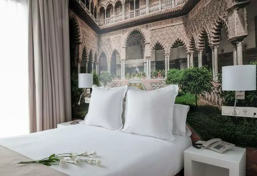 Standard Yhden Hengen Huone, Alcazar