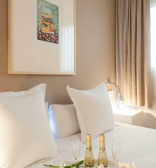 اتاق راحتی, Alcazar