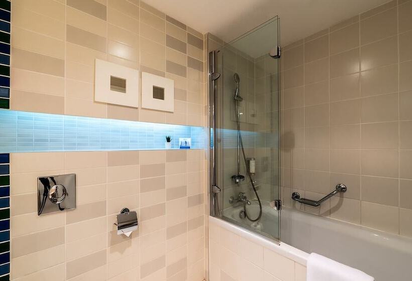 ファミリールーム, Atrium Fashion