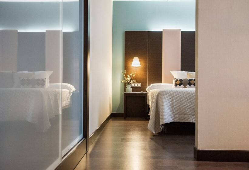 주니어 스위트, AZZ Pamplona Norte