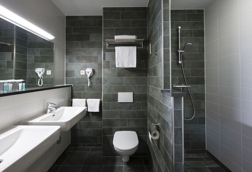 جناح جونيور, Bastion Hotel Apeldoorn Het Loo