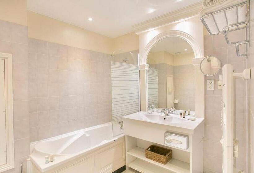 デラックスルーム, Château Golf Des Sept Tours