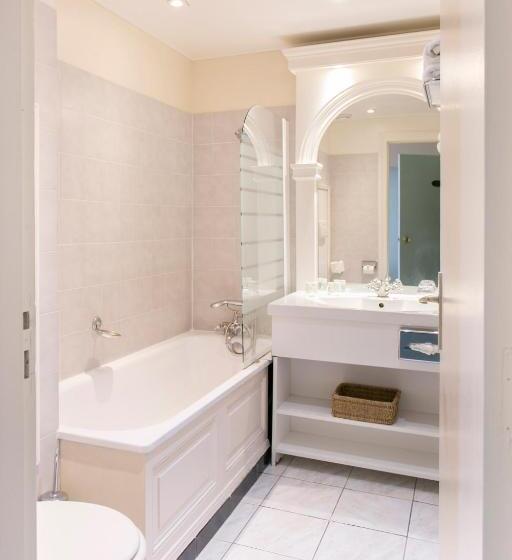 スーペリアールーム, Château Golf Des Sept Tours