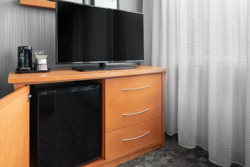 リバービュースタンダードルーム, Courtyard By Marriott Edmonton Downtown