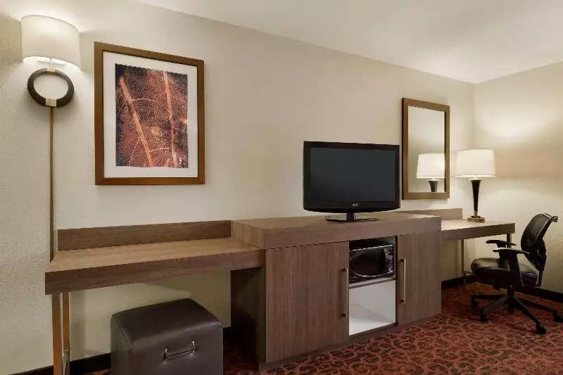 Deluxe Room King Size Bed