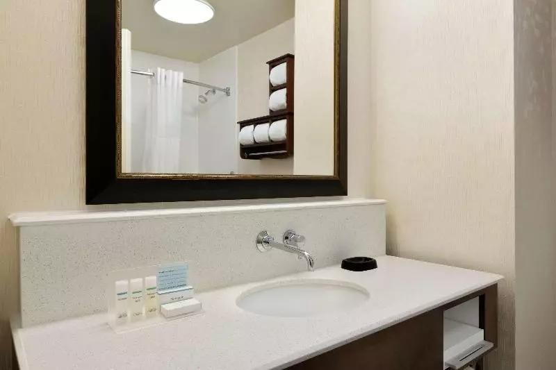 اتاق لوکس با تخت بزرگ, Doubletree By Hilton York