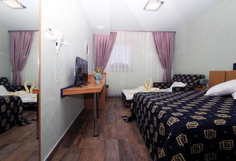 Семейный Номер, Iris