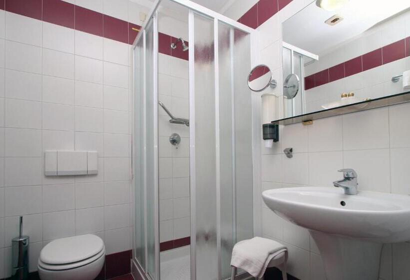 اتاق استاندارد, Italia