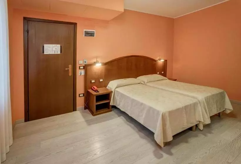 اتاق استاندارد, Italia