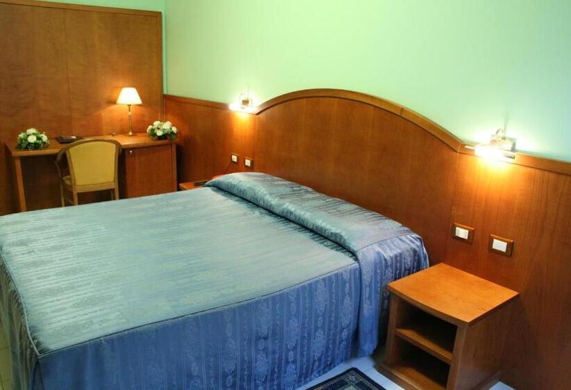 اتاق استاندارد, Italia