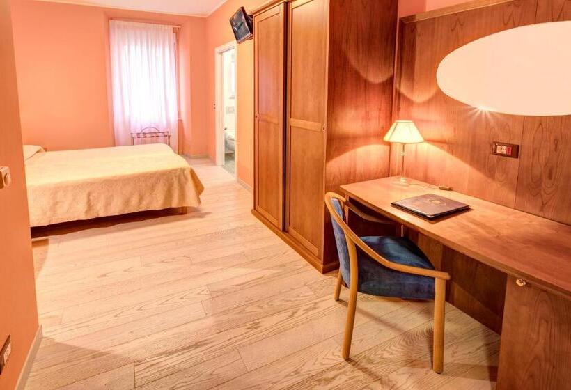 اتاق سوپریور, Italia