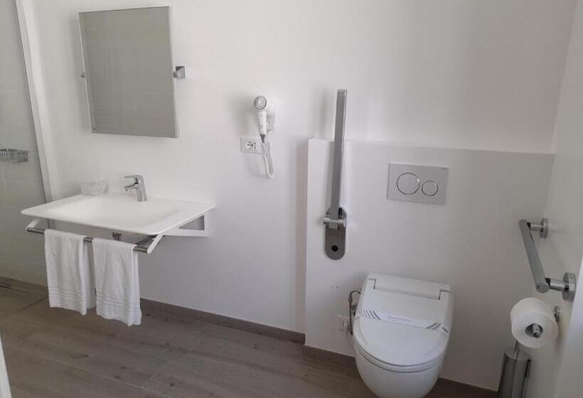 اتاق لوکس خانوادگی, Italia