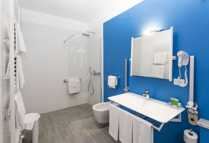 اتاق سوپریور, Italia