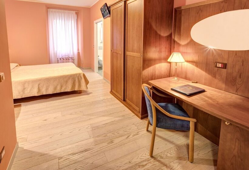 اتاق سوپریور, Italia