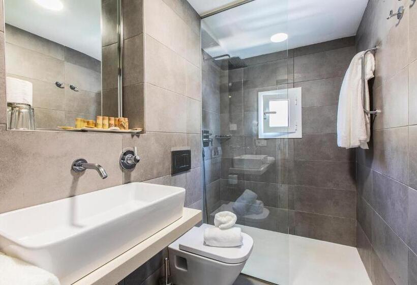 اتاق استاندارد سه تخته با بالکن, Levante