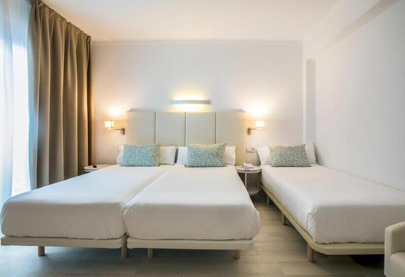 اتاق استاندارد سه تخته با بالکن, Levante