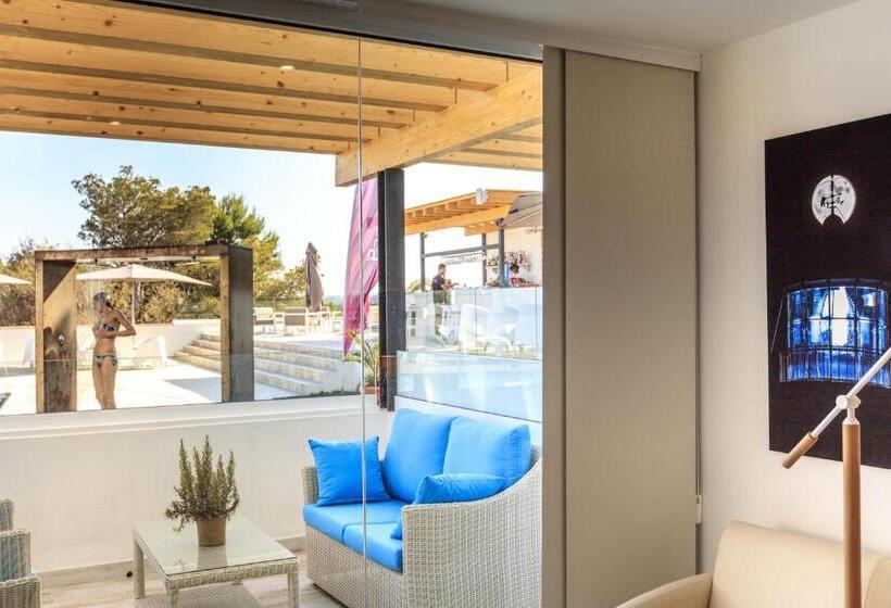 سوییت جونیور, Levante