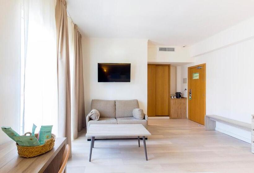 اتاق سوپریور, Levante