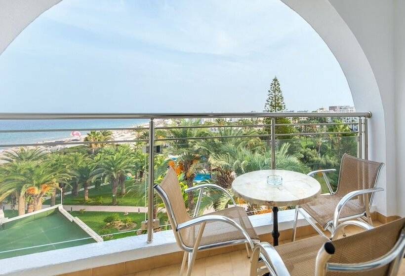 اتاق استاندارد با چشمانداز دریا, Marhaba Beach