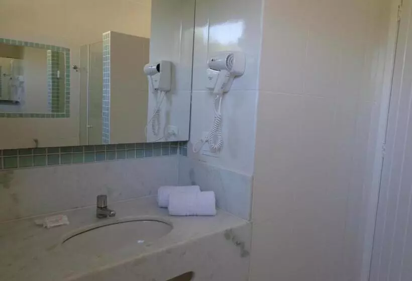 سوئیت با تخت بزرگ, Pousada Dos Reis