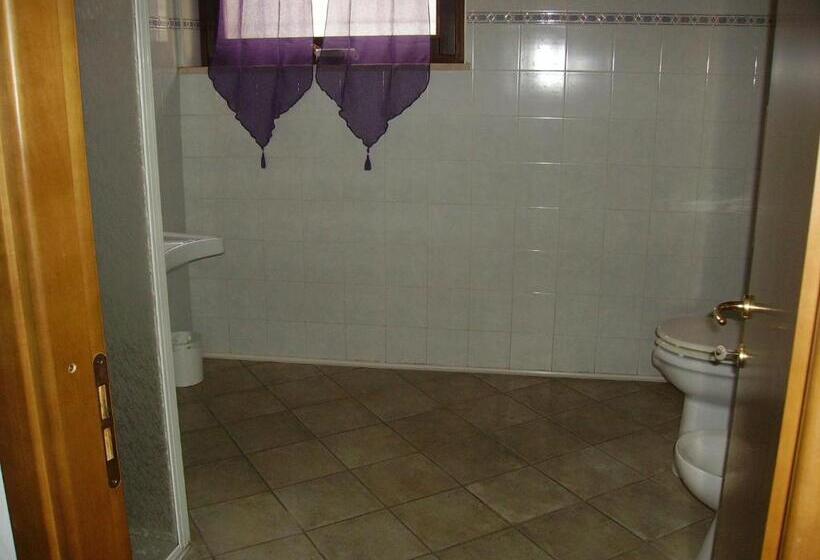 Chambre Triple Standard, La Chicca B&b