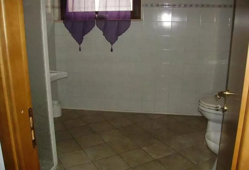 اتاق استاندارد سه نفره, La Chicca B&b