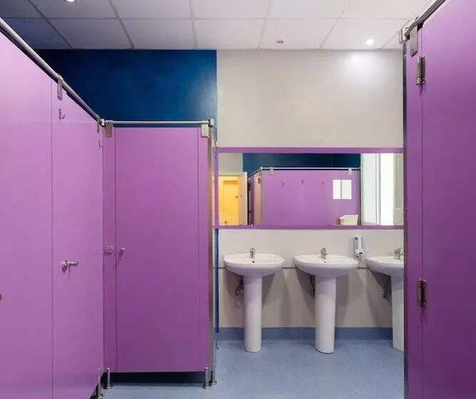 تختخواب در اتاق مشترک, Purple Nest Hostel